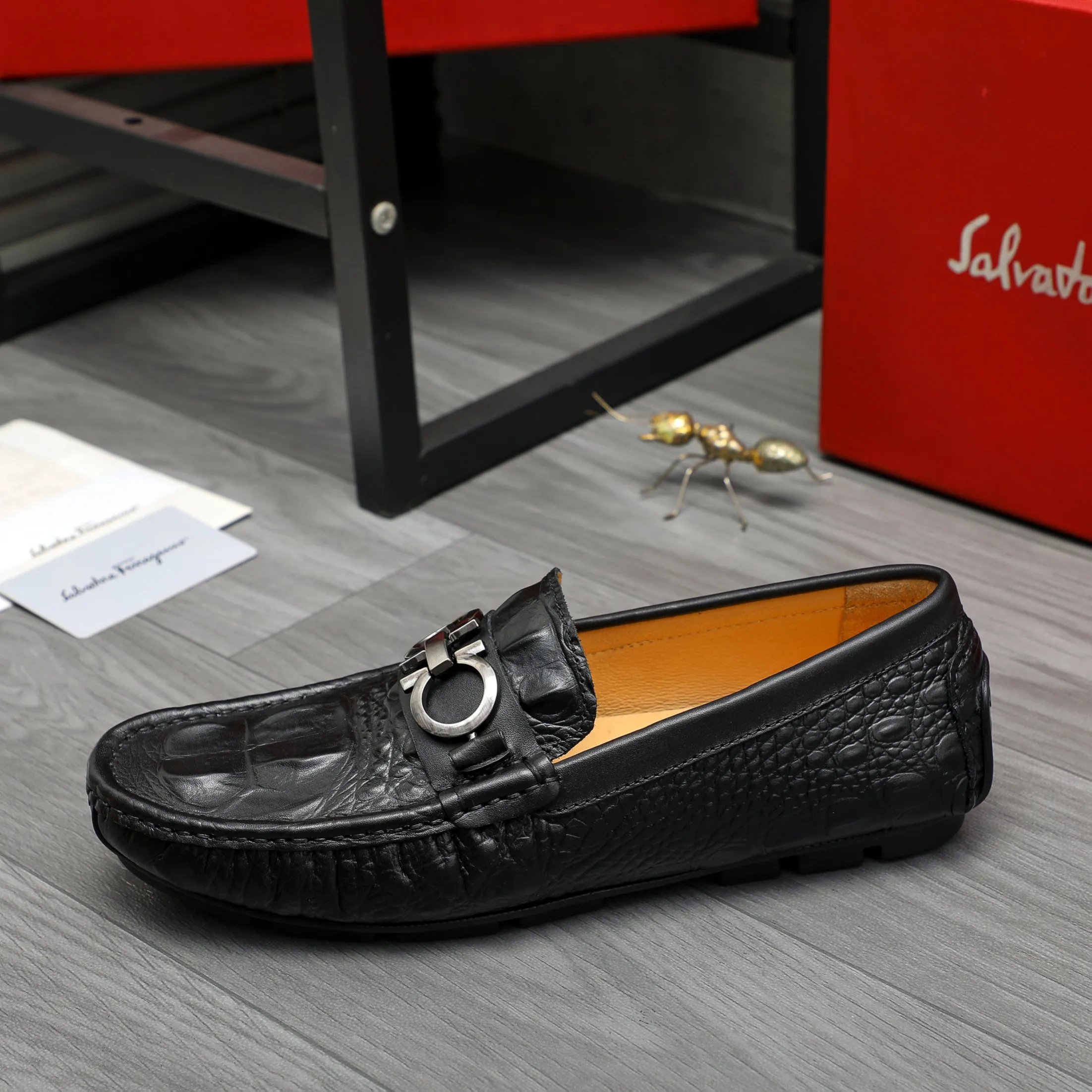 Men's shoes 💰p380 Product trademark: Ferragamo " Ferragamo ] Casual slip-on men's shoes Regular size: 38-45 Product materials: Selected crocodile pattern cowhide upper, pigskin lining, rubber outsole